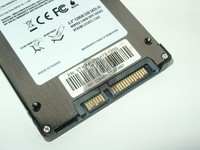 018-ocz-vertex3-ssd-120gb-connettori