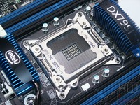 030-intel-sandy-bridge-e-dx79si-foto-socket-lga2011