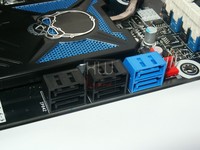 040-intel-sandy-bridge-e-dx79si-foto-porte-sata