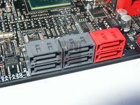 043-asus-z68-gene-z-foto-scheda-porte-sata