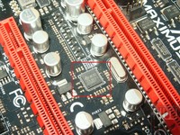 044-asus-z68-gene-z-foto-scheda-controller-ESATA