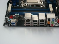 050-intel-sandy-bridge-e-dx79si-foto-pannello-io
