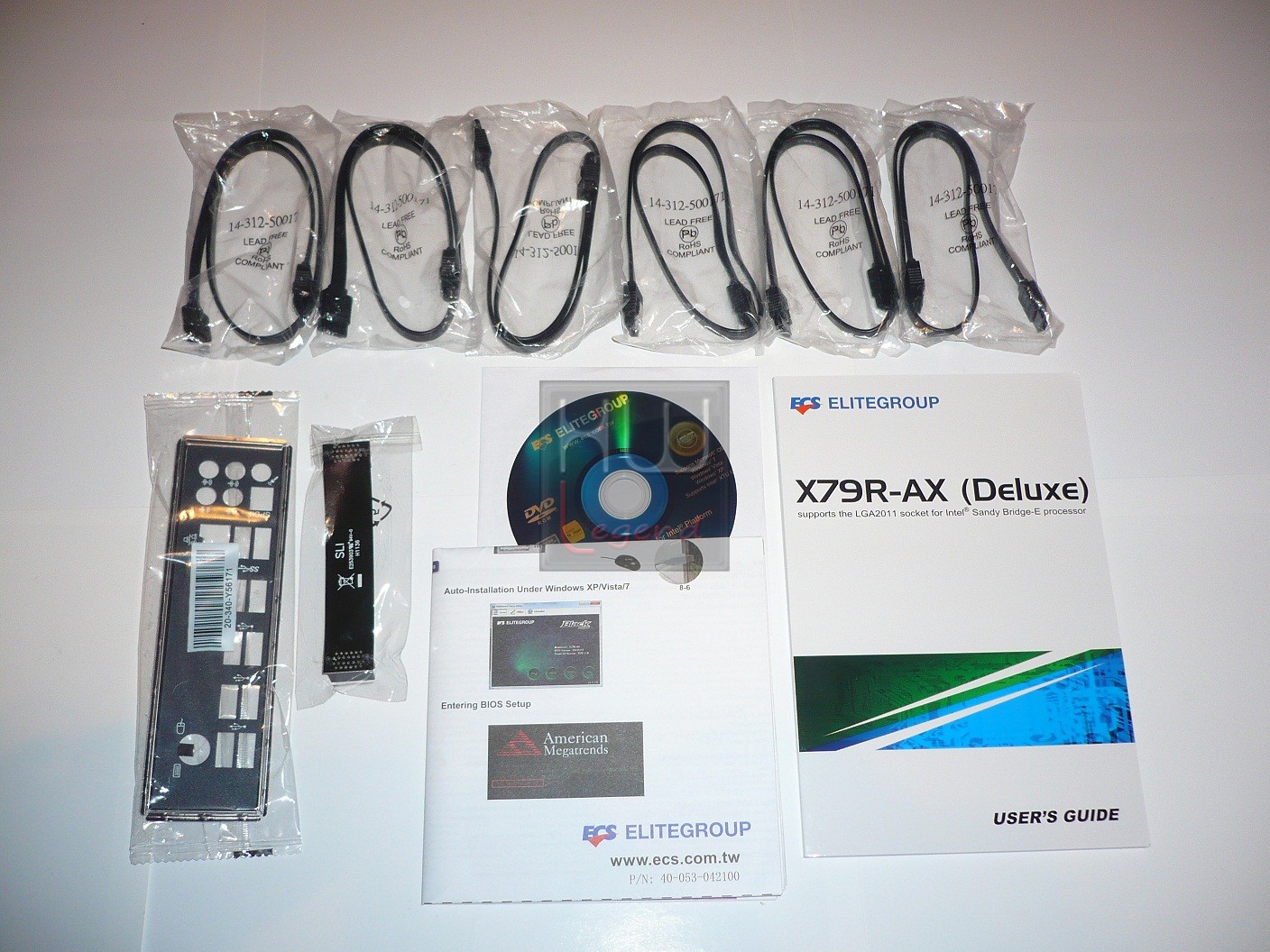 011-ECS-X79R-AX-DELUXE-foto-confezione-bundle