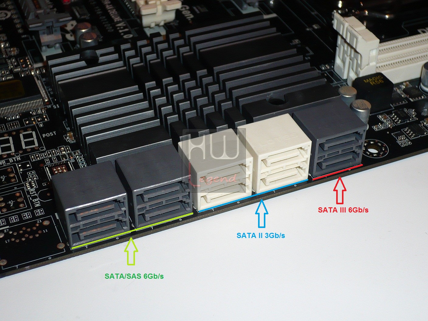 024-ECS-X79R-AX-DELUXE-foto-porte-sata