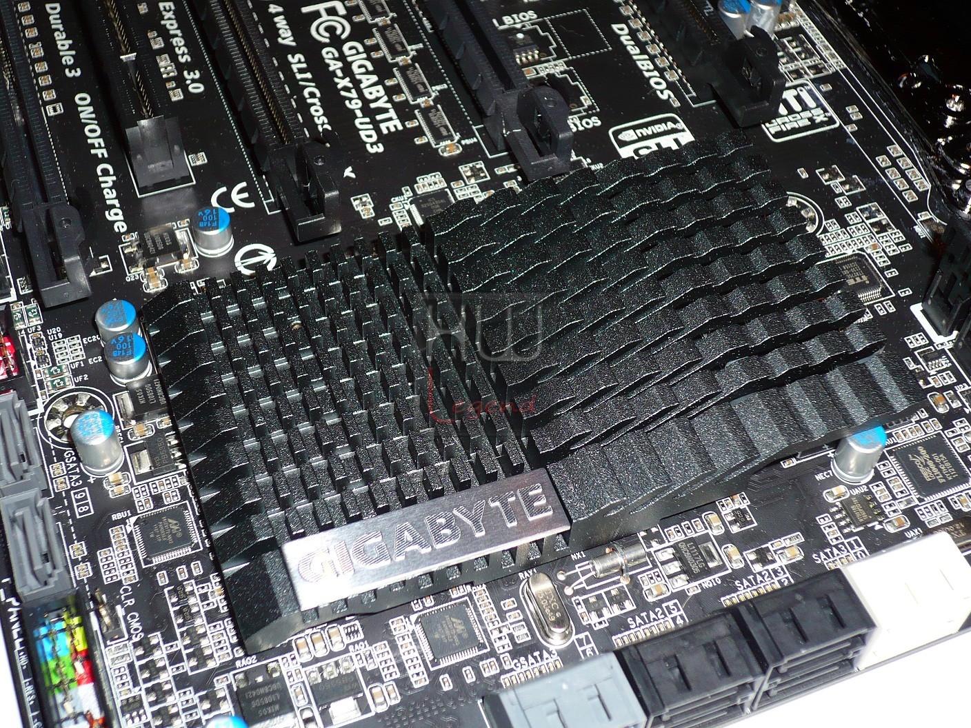 032-gigabyte-x79-ud3-foto-dissipatore-chipset-x79