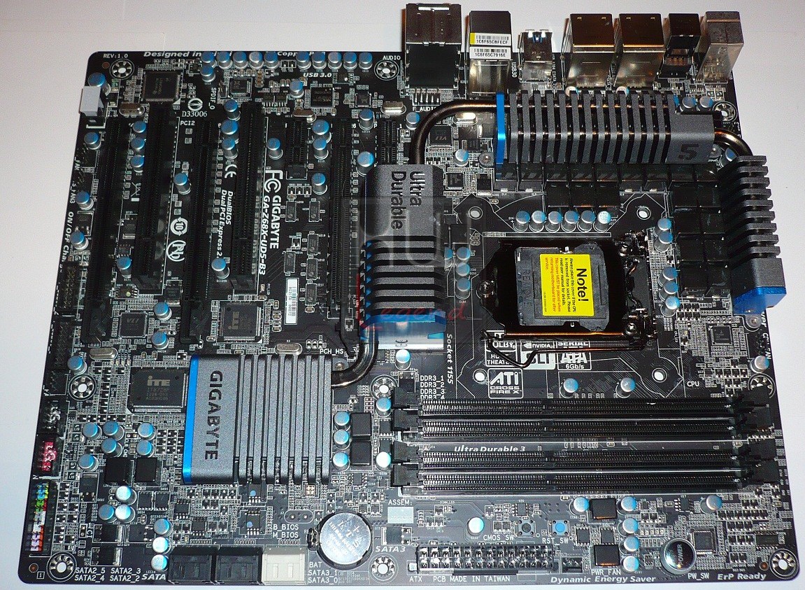 016-gigabyte-z68x-ud5-foto-scheda-fronte