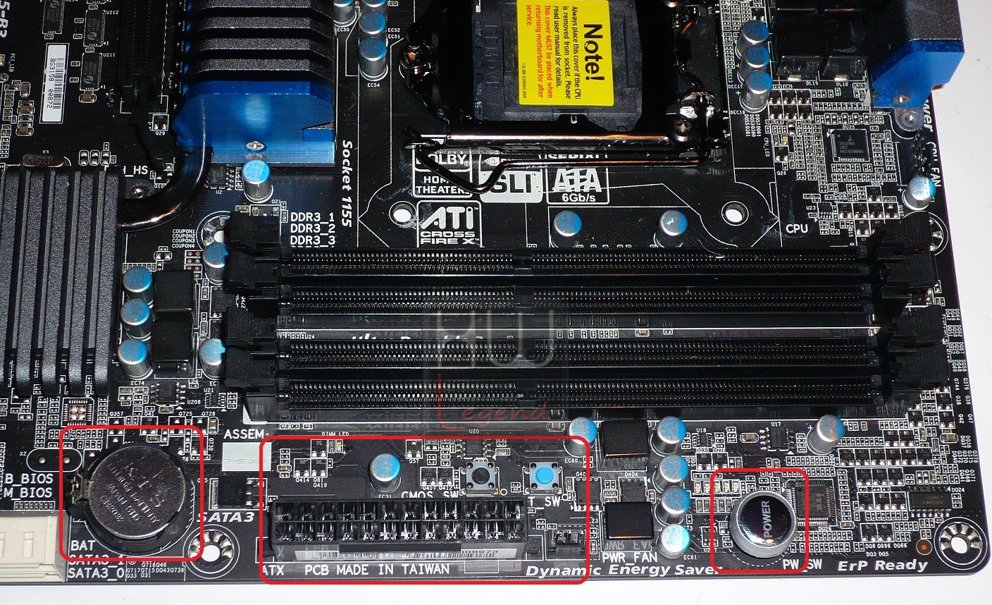 024-gigabyte-z68x-ud5-foto-scheda-slot-ddr3-batteria-pulsanti-ccmos