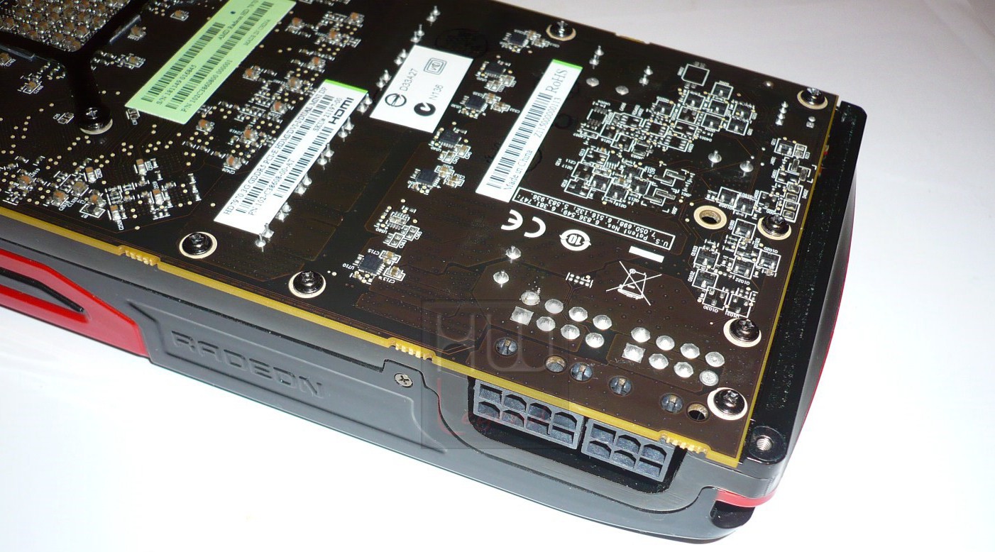 048-sapphire-hd7970-foto-connettori-alimentazione