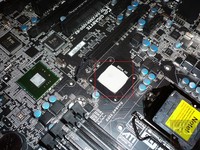 023-gigabyte-z68x-ud5-foto-scheda-assenza-chip-nf200