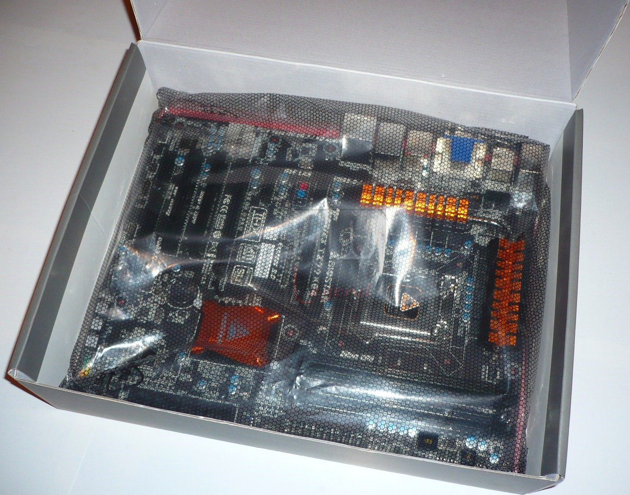 021-biostar-tz77xe4-foto-confezione-interno-2