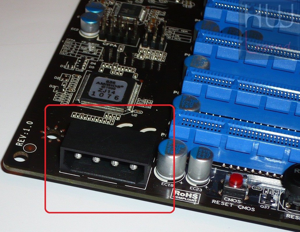 028-sapphire-pure-black-990fx-foto-scheda-conn-supp-pcie