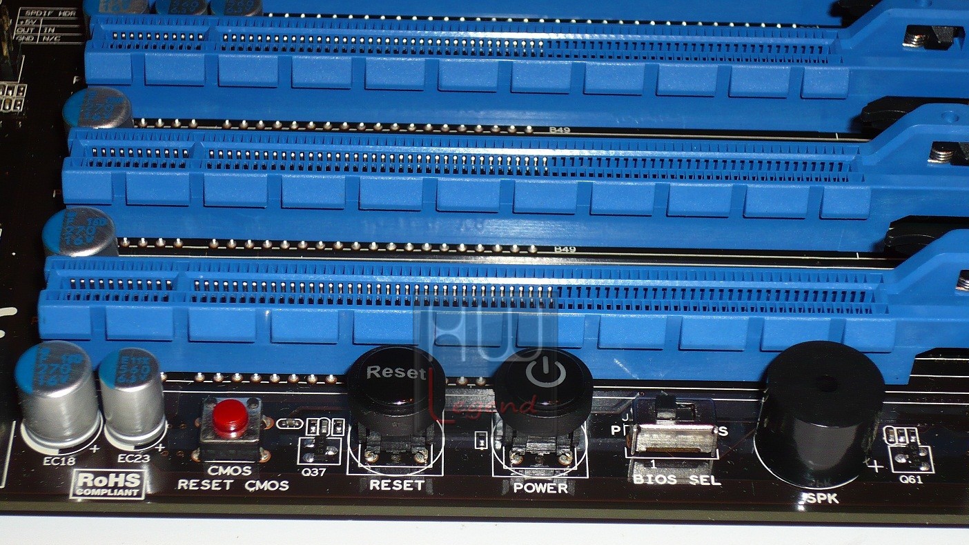 033-sapphire-pure-black-990fx-foto-scheda-conn-supp-1