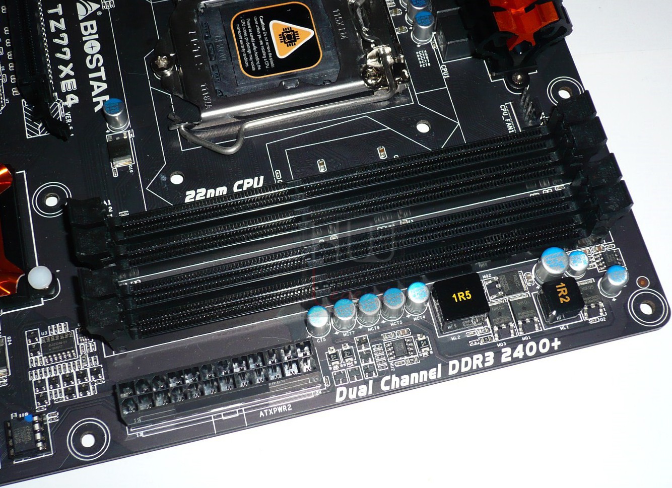 035-biostar-tz77xe4-foto-scheda-slot-ddr3