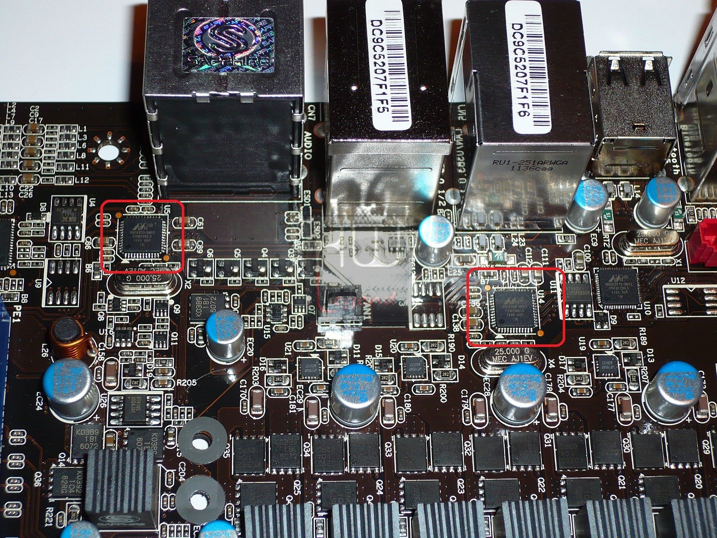 037-sapphire-pure-black-990fx-foto-scheda-chip-rete
