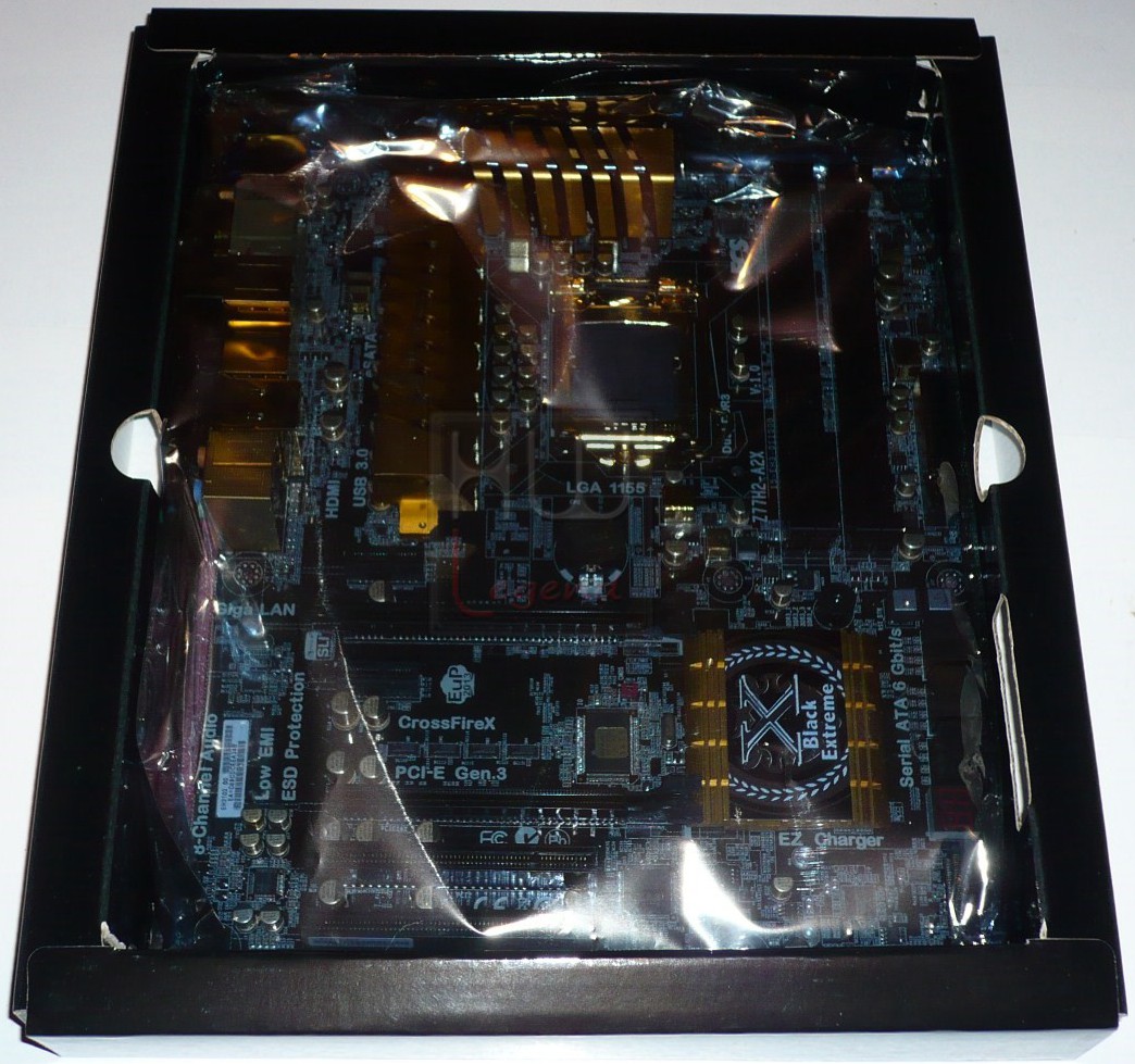 030-ecs-z77h2-a2x-foto-confezione-interno-2