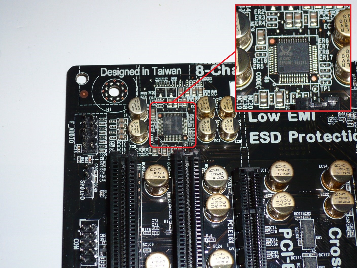 052-ecs-z77h2-a2x-foto-scheda-chip-audio