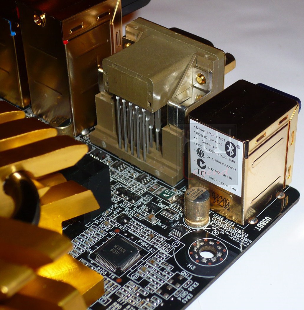 055-ecs-z77h2-a2x-foto-scheda-modulo-bluetooth