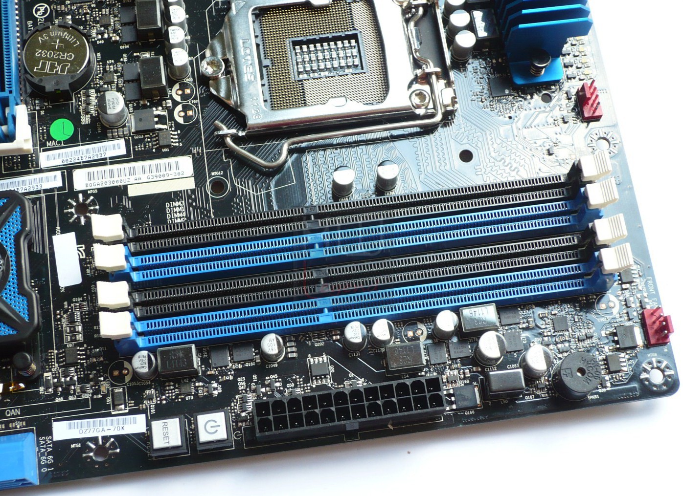 061-intel-ivy-bridge-3770k-mb-desktop-board-z77ga70k-foto-slot-ddr3