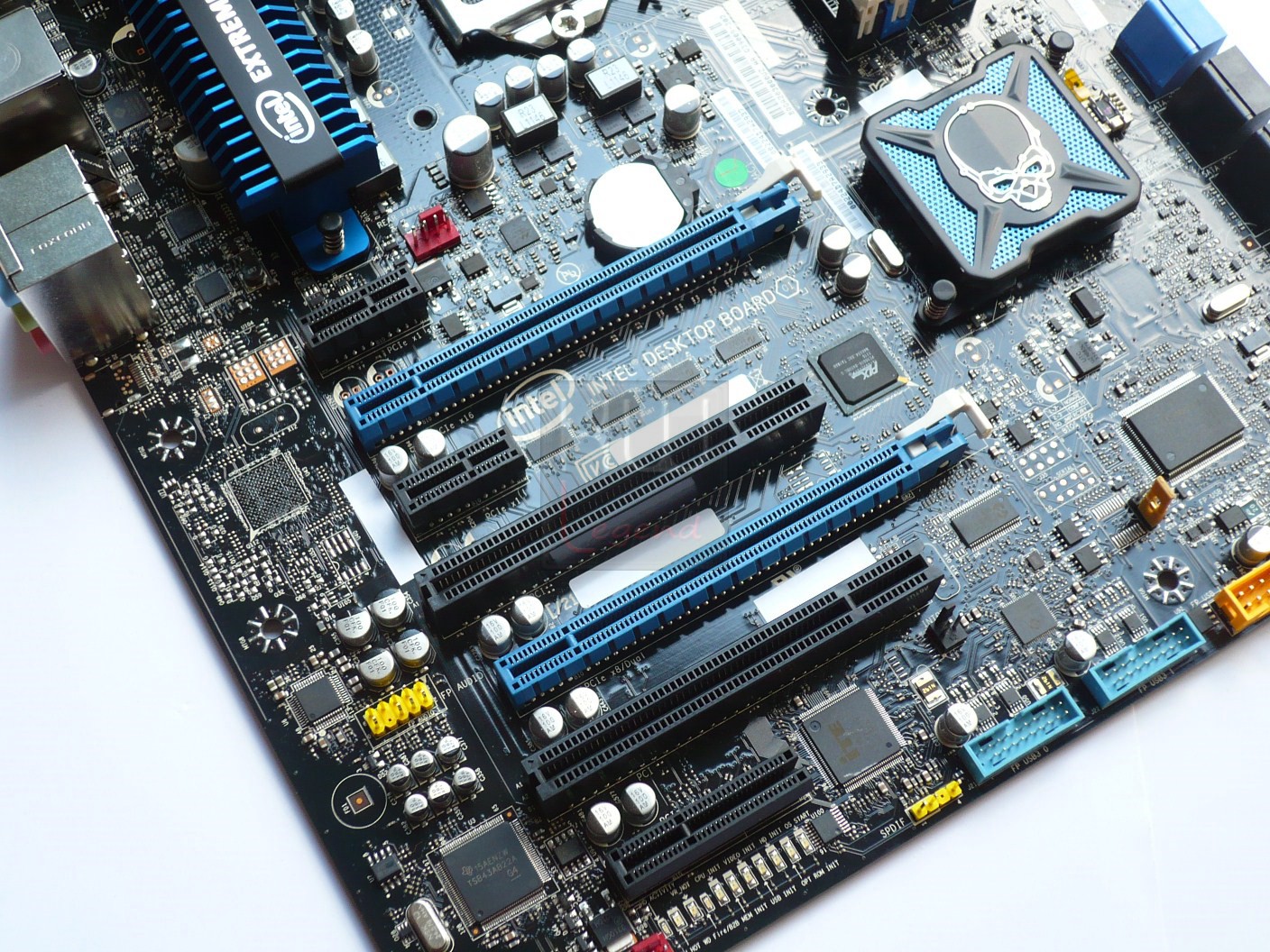 063-intel-ivy-bridge-3770k-mb-desktop-board-z77ga70k-foto-slot-espansione