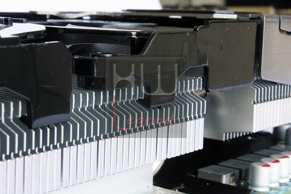 inno3d_gtx670_ichill_scheda_part9_aggancio_ventole1