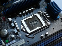 055-intel-ivy-bridge-3770k-mb-desktop-board-z77ga70k-foto-zona-socket-2
