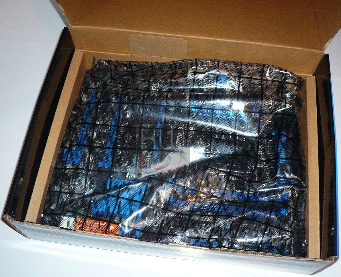 037-msi-z77a-gd65-confezione-contenuto-2