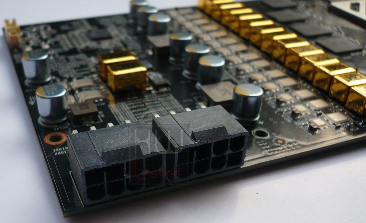066-msi-r7970-lightning-foto-scheda-connettori-alimentazione