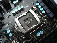 054-asrock-h77-pro4-foto-scheda-zona-socket-2