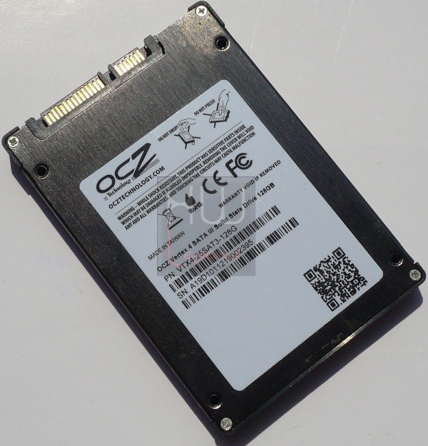 021-ocz-vertex4-ssd-128gb-foto-drive-retro-2