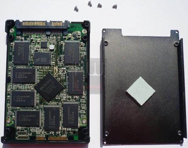 024-ocz-vertex4-ssd-128gb-foto-drive-scocca-aperta-1