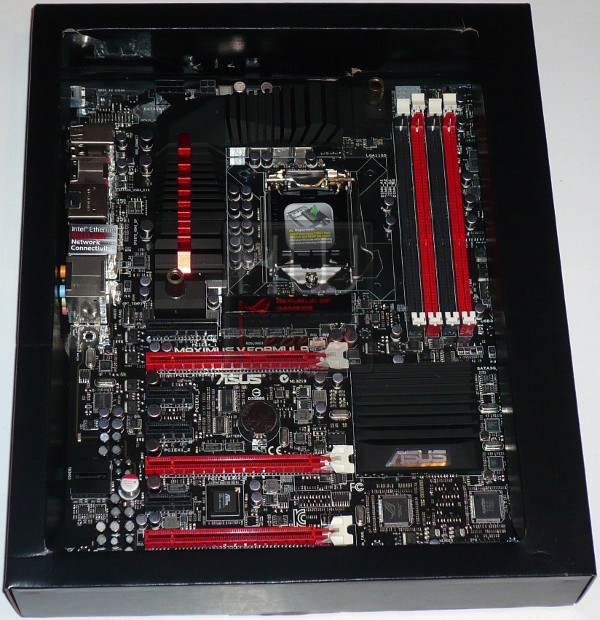 036-asus-maximus-v-formula-z77-confezione-scheda