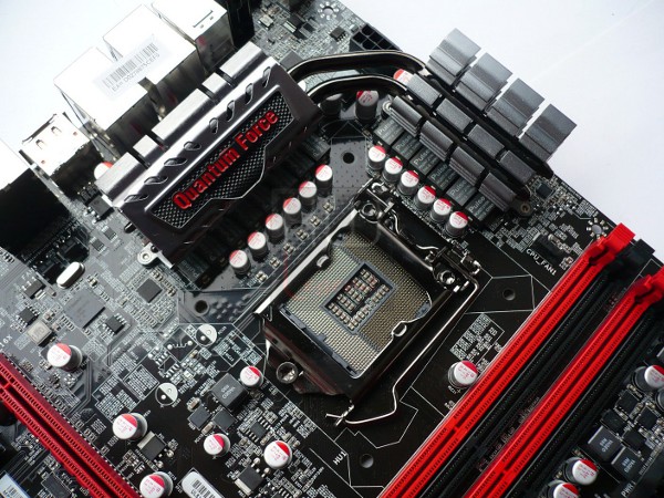 018-foxconn-rattler-p67-foto-scheda-zona-socket-large