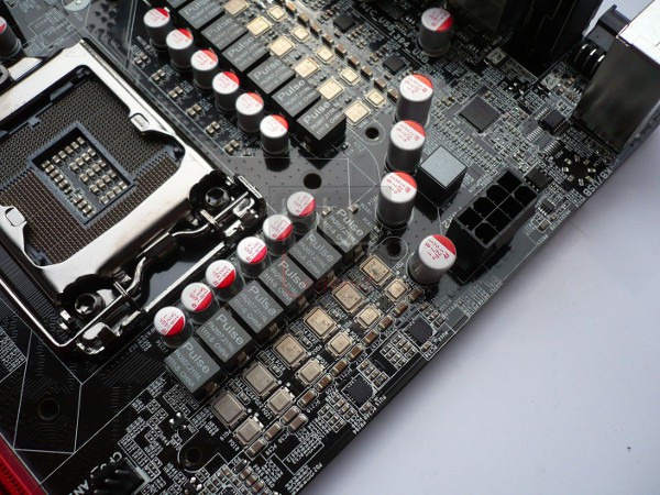 021-foxconn-rattler-p67-foto-scheda-circuiteria-alimentazione-1