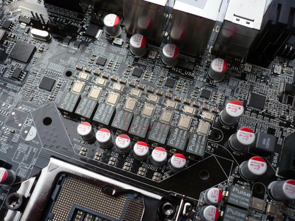 022-foxconn-rattler-p67-foto-scheda-circuiteria-alimentazione-2