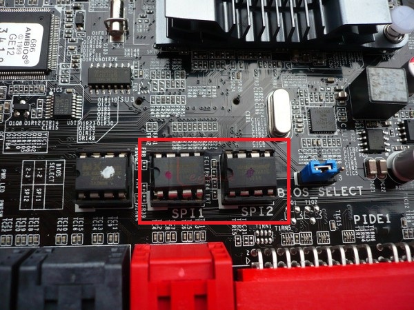 035-foxconn-rattler-p67-foto-bios-eeprom