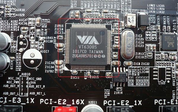 039-foxconn-rattler-p67-foto-chip-ieee1394