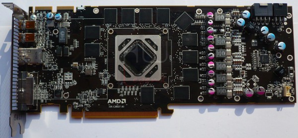 046-amd-hd7970-ghz-edition-foto-scheda-smontata