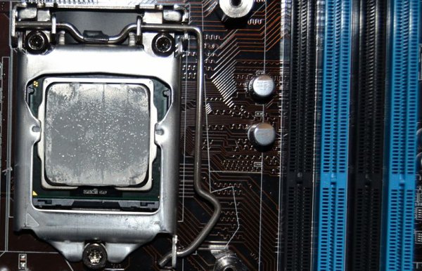 CPU