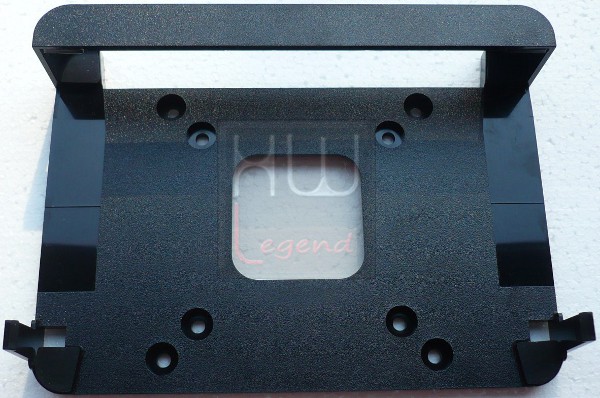 011-foxconn-nettop-nt-i1200-foto-confezione-contenuto-supporto-vesa-fronte