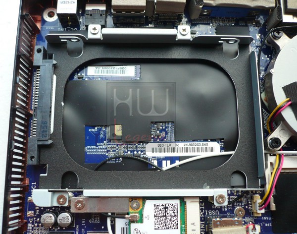 032-foxconn-nettop-nt-i1200-foto-vano-disco-fisso