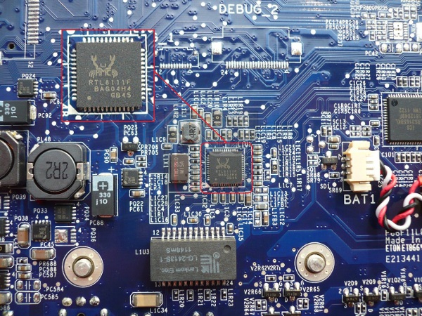 044-foxconn-nettop-nt-i1200-foto-scheda-chip-rete