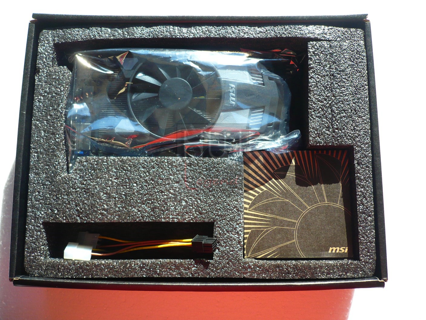 046-msi-geforce-gtx650-pe-foto-confezione-contenuto