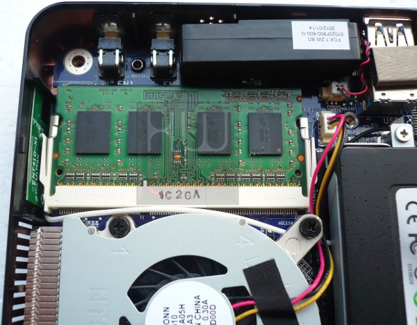 047-foxconn-nettop-nt-i1200-foto-montaggio-componenti-2