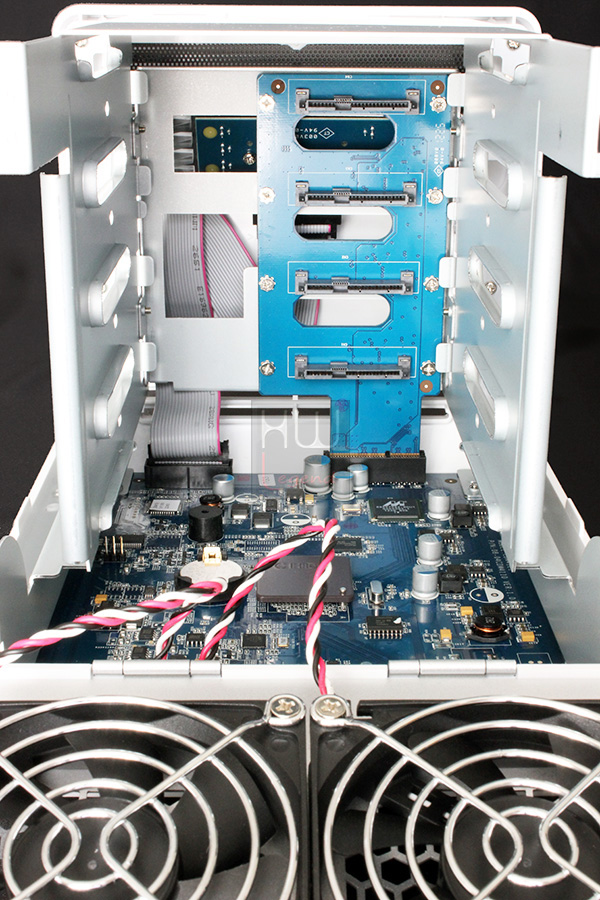 synology_ds413j_nas_interno1