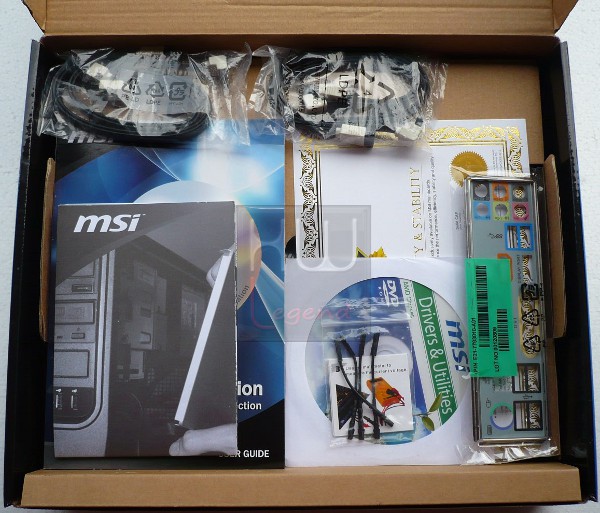 008-msi-fm2-a85xa-g65-confezione-contenuto-1