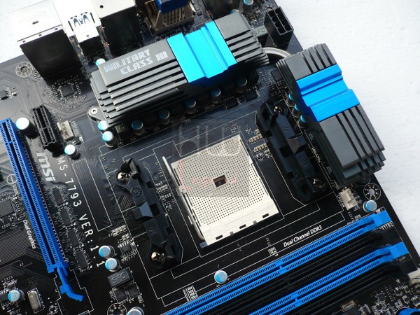 014-msi-fm2-a85xa-g65-foto-scheda-socket-1