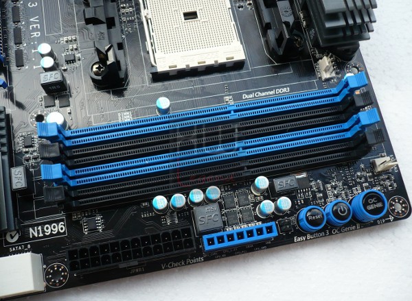 024-msi-fm2-a85xa-g65-foto-scheda-slot-ddr3