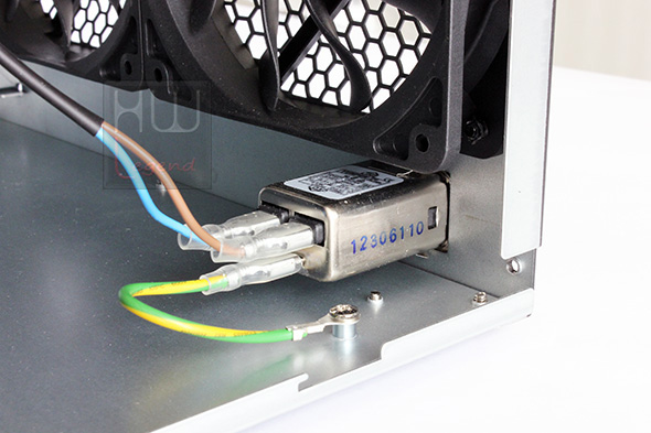 synology_ds2413p_nas_particolare_5_connessioni