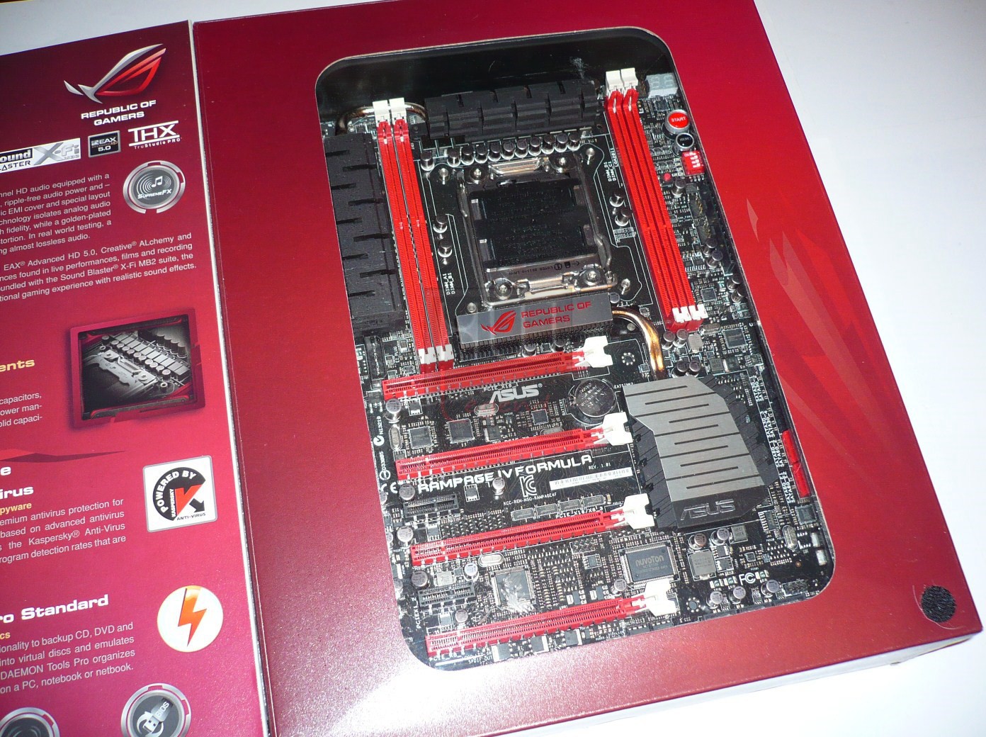 009-asus-rampage-iv-formula-x79-foto-confezione-5