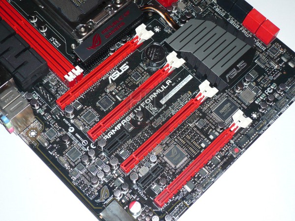 035-asus-rampage-iv-formula-x79-foto-scheda-slot-espansione